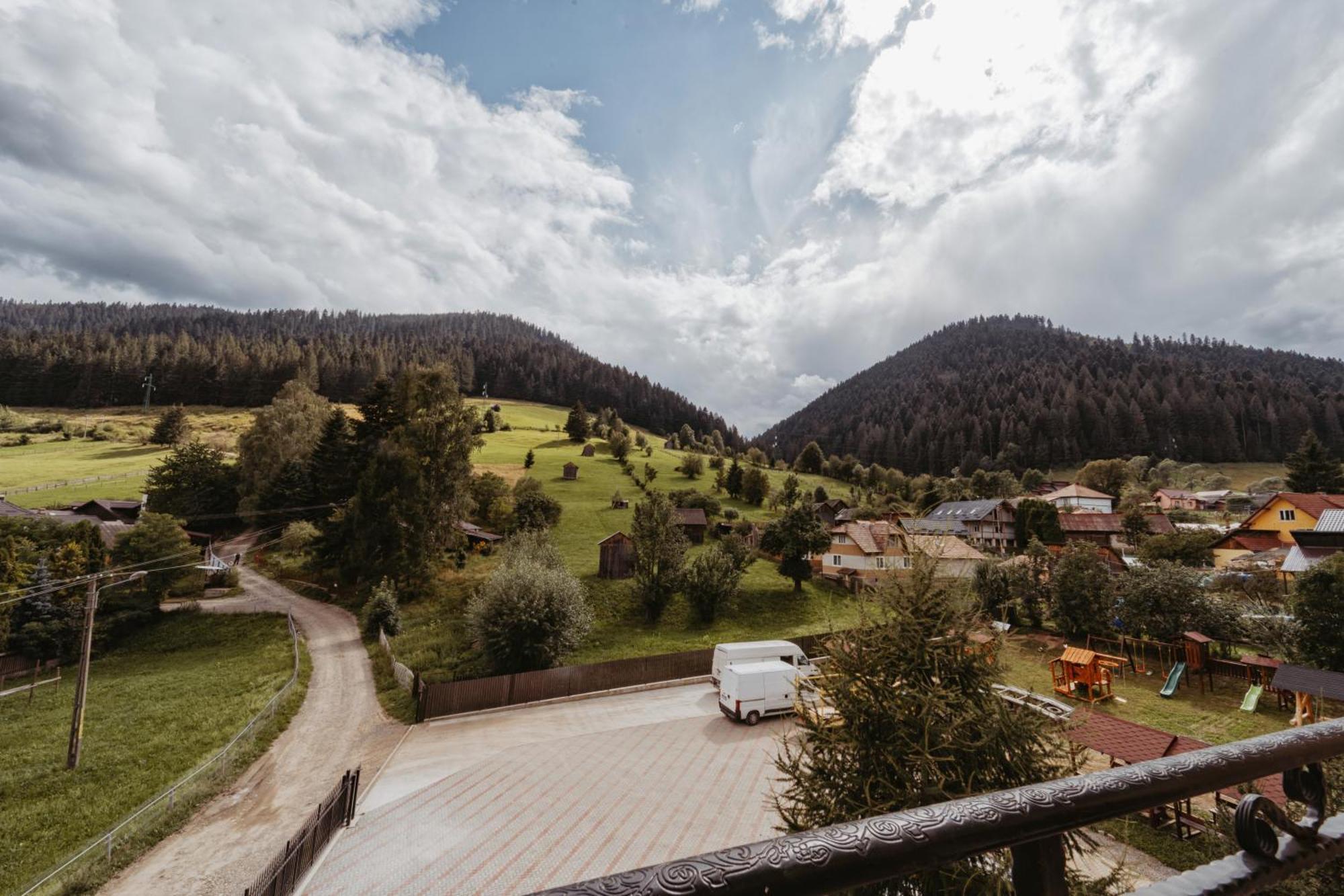 Hotel Complex Turistic Constantin Bucovina Câmpulung Moldovenesc Esterno foto