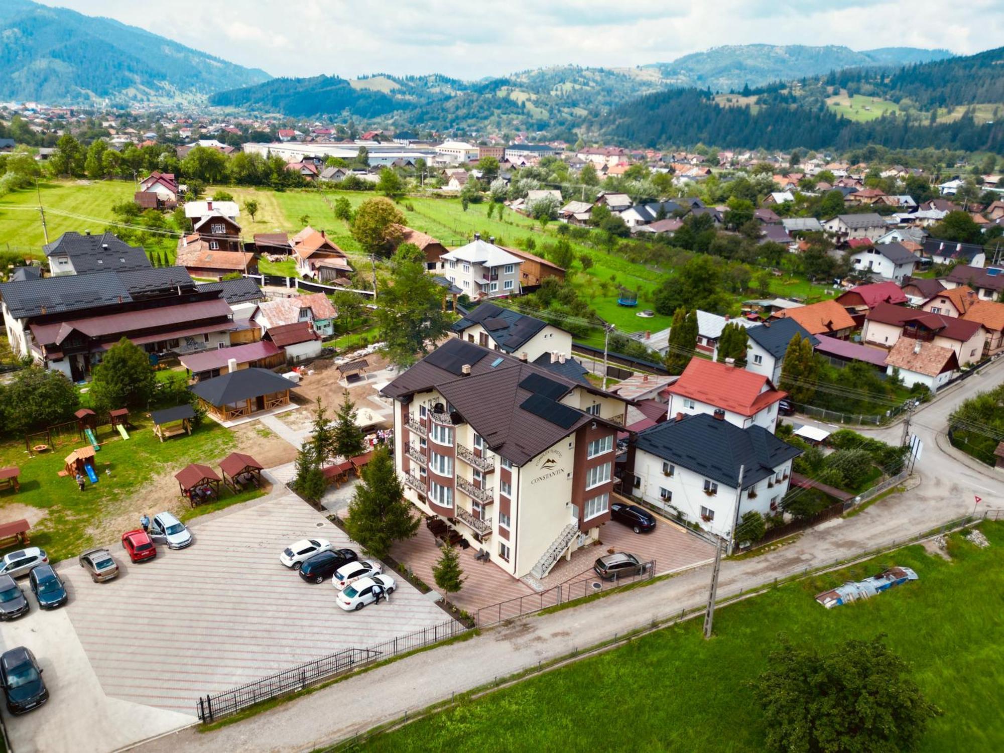 Hotel Complex Turistic Constantin Bucovina Câmpulung Moldovenesc Esterno foto