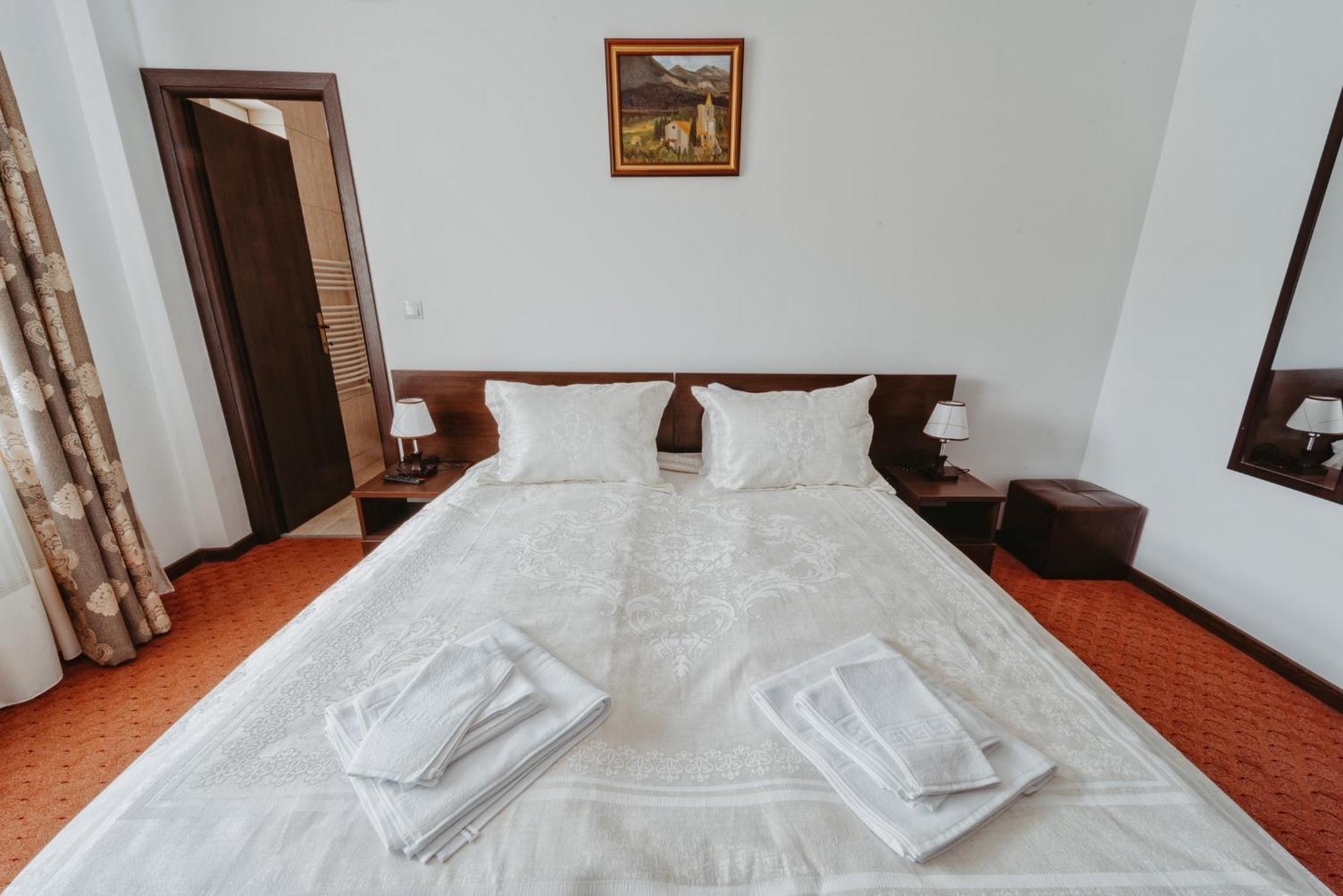 Hotel Complex Turistic Constantin Bucovina Câmpulung Moldovenesc Esterno foto