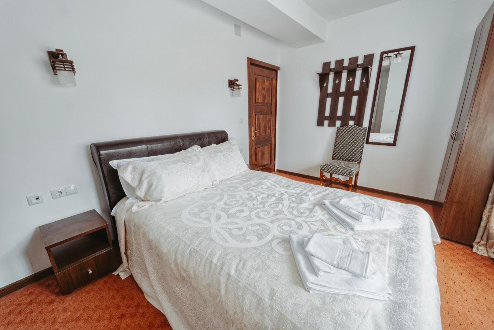Hotel Complex Turistic Constantin Bucovina Câmpulung Moldovenesc Esterno foto
