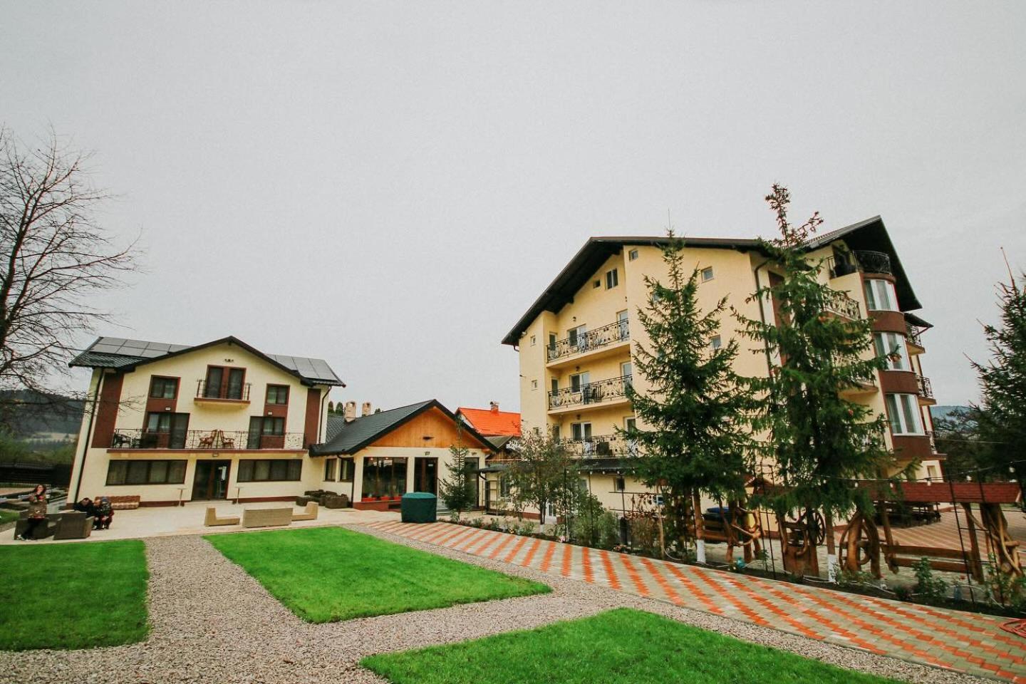 Hotel Complex Turistic Constantin Bucovina Câmpulung Moldovenesc Esterno foto